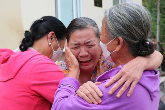 Người phụ nữ lưu lạc 20 năm: 'Mẹ ơi, tìm thấy em rồi!'