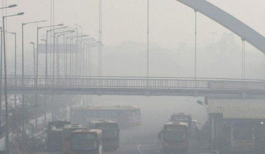 New Delhi cho toàn bộ trẻ tiểu học ở nhà do không khí ô nhiễm nặng