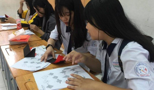 Thủ tướng Chính phủ yêu cầu xem lại lịch học của học sinh TP HCM từ 7 giờ