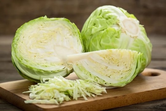 4 loại rau củ ít thuốc trừ sâu tới không ngờ: Đi chợ nhìn thấy chị em phải mua liền