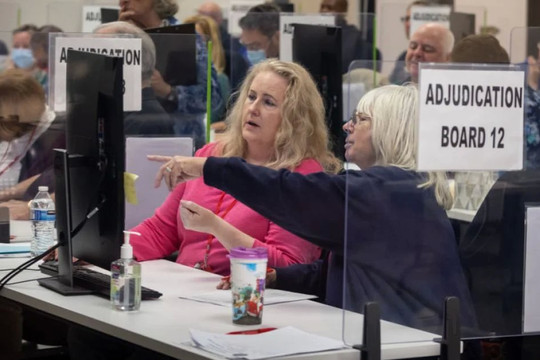 Bầu cử giữa kỳ Mỹ: Máy bỏ phiếu ở Arizona và New Jersey gặp 'vấn đề kỹ thuật'
