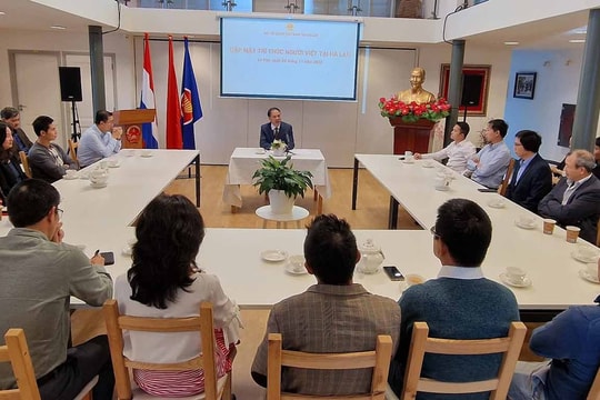 Đại sứ quán Việt Nam gặp gỡ trí thức người Việt tại Hà Lan