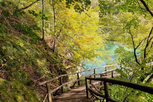 Choáng ngợp vẻ đẹp mùa Thu ở vườn quốc gia Plitvice, Croatia