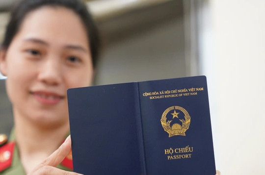 Quốc hội đồng ý bổ sung 'nơi sinh' vào hộ chiếu mẫu mới