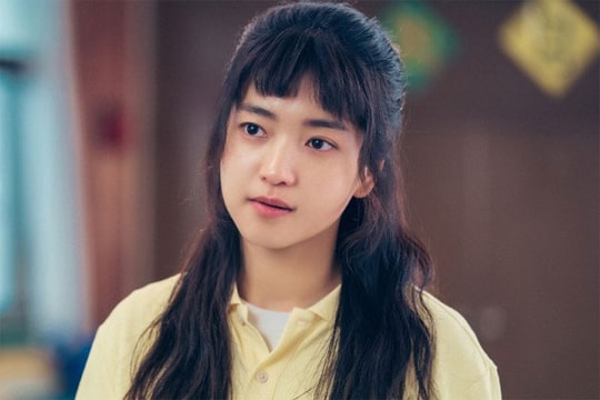 Đang giặt đồ trong nhà tắm, nghe người yêu của bạn nói chuyện bên ngoài tôi đá chậu bỏ đi