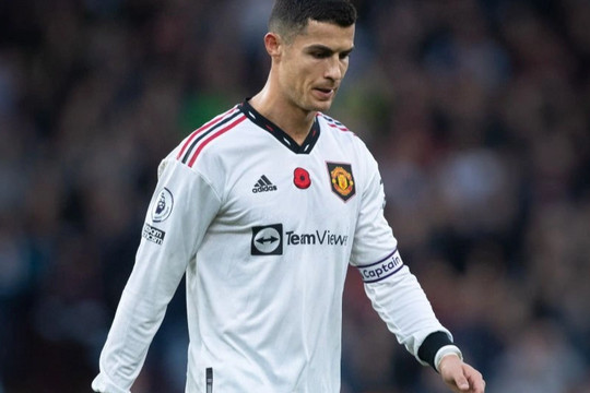 Vì sao Man Utd chưa vội vàng hủy hợp đồng của Ronaldo?