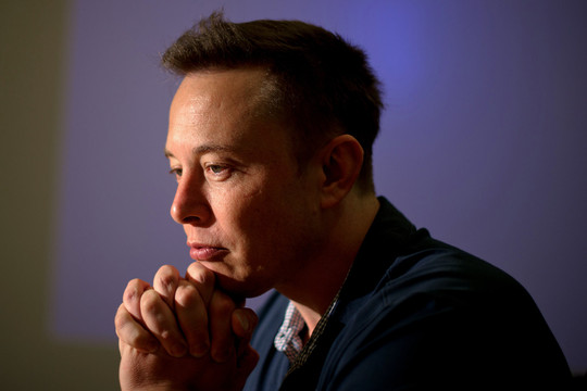 Elon Musk kiệt sức