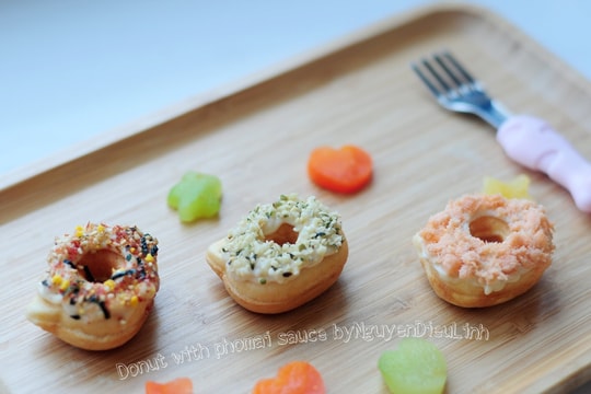 Mẹ đảm Hà thành tự tay làm bánh ăn dặm khiến con mê tít