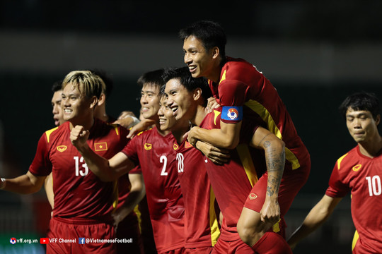 Danh sách tuyển Việt Nam chuẩn bị AFF Cup 2022: Công Phượng vắng mặt
