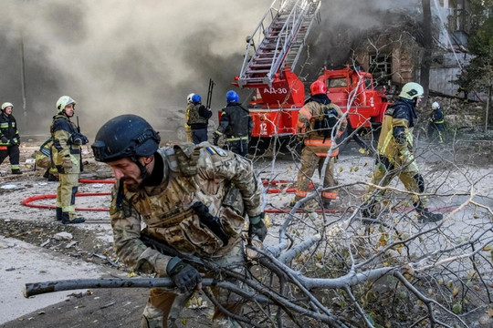 Điện Kremlin nêu lý do tập kích tên lửa quy mô lớn khắp Ukraine