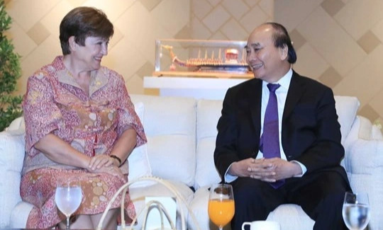Chủ tịch nước tiếp quan chức Hong Kong và IMF bên lề APEC 2022