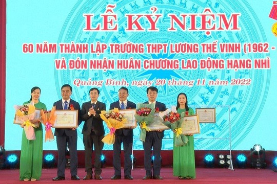 Quảng Bình: Kỷ niệm 60 năm thành lập Trường THPT Lương Thế Vinh đón, nhận Huân chương Lao động hạng Nhì