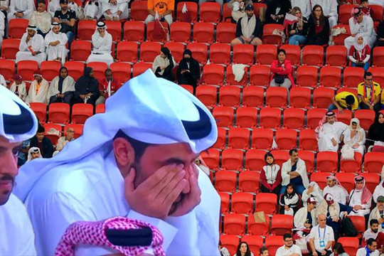 Người hâm mộ Qatar bỏ về giữa chừng và sự thật trần trụi trong ngày khai mạc World Cup 2022