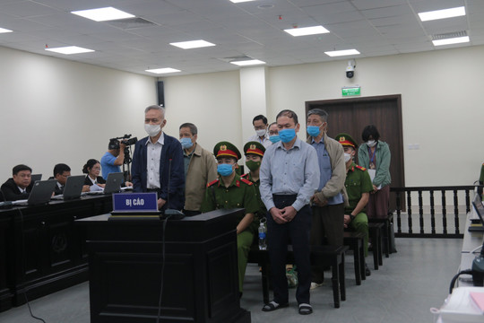 Lời khai tiêu hơn 3,8 triệu USD trong phiên xử cựu Thứ trưởng Cao Minh Quang