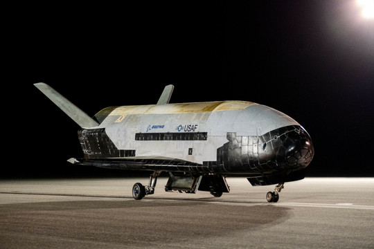 Hé lộ nhiệm vụ dài 908 ngày của tàu vũ trụ tuyệt mật X-37B