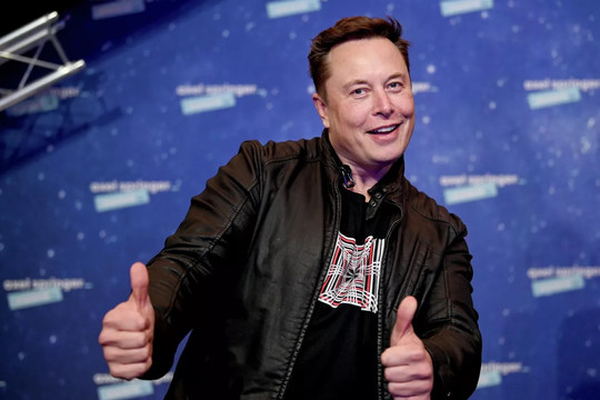 Elon Musk lỗ hơn 100 tỉ USD trong năm nhưng vẫn dẫn đầu danh sách giàu nhất hành tinh