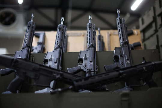 Ngành công nghiệp vũ khí ở Đông Âu bùng nổ giữa xung đột Nga-Ukraine