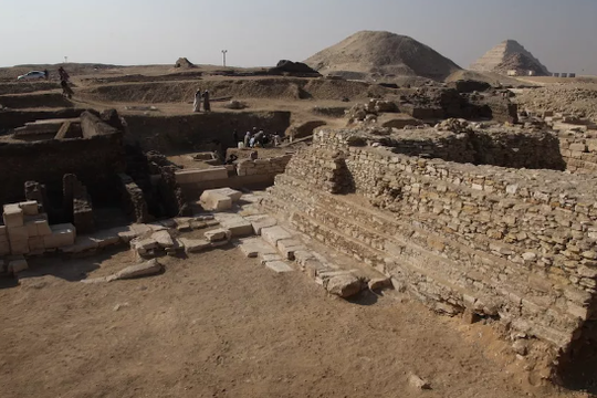 Phát hiện kim tự tháp 'nữ hoàng vô danh' cùng hàng trăm xác ướp
