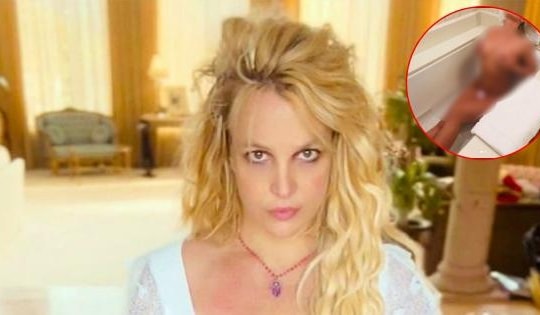 Britney Spears lại tung ảnh 'không che' để đáp trả hater