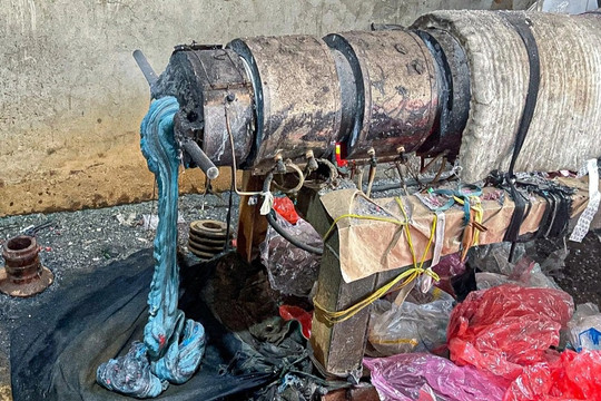 Rùng mình công nghệ tái chế nilon bẩn ở làng "xay rác" lớn nhất Việt Nam