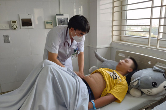 Số ca mắc sốt xuất huyết tăng 4,1%, nhiều người trẻ rơi vào tình trạng sốc