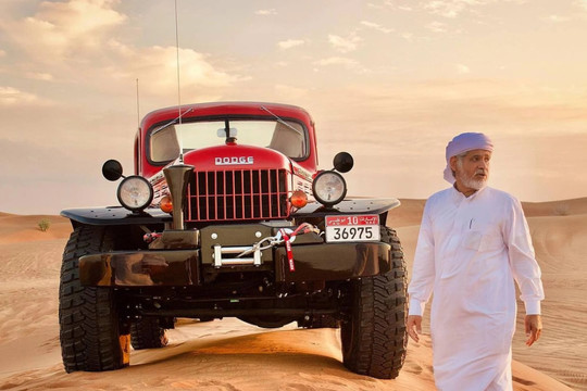 Tỷ phú UAE sở hữu bộ sưu tập ô tô khổng lồ, nội thất như biệt thự