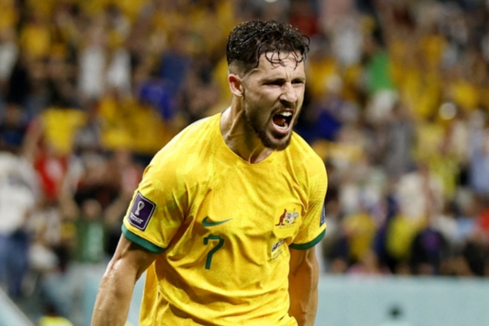 Hạ Đan Mạch, Australia vượt qua vòng bảng World Cup 2022