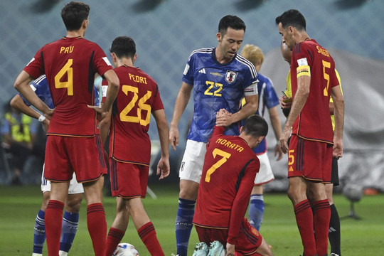 Bản tin World Cup: Đức ‘san bằng kỷ lục’ của Ý, Gavi thừa nhận cố tình thua Nhật để loại Đức