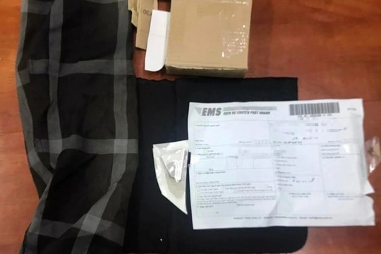 Mất nửa triệu đồng cho đơn hàng có cục gạch