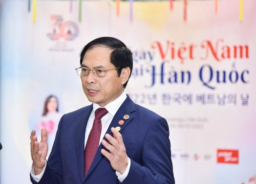 Bộ trưởng Bùi Thanh Sơn trả lời phỏng vấn về kết quả chuyến thăm Nhà nước tới Đại hàn Dân Quốc của Chủ tịch nước Nguyễn Xuân Phúc