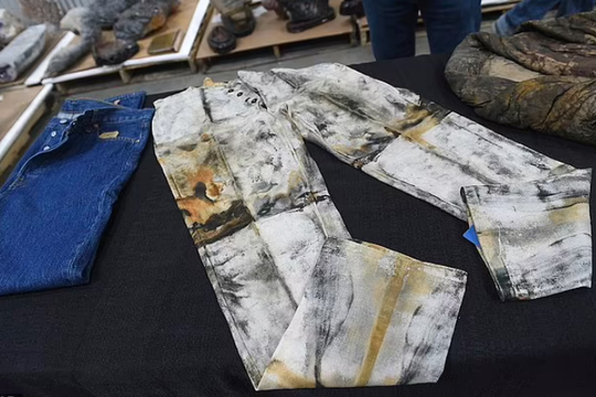 Chiếc quần jean Levi's hơn 165 tuổi có giá 114.000 USD