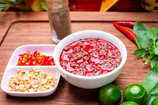 Những món ăn 'dị thường' khách Tây thấy đáng thử nhất ở Việt Nam