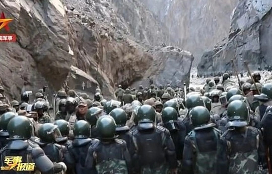 Binh sĩ Ấn Độ - Trung Quốc đụng độ ở biên giới