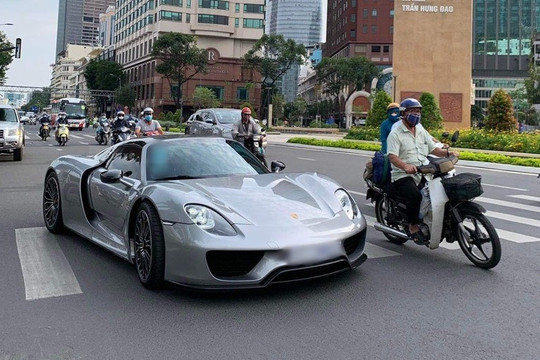 Siêu xe Porsche 918 Spyder triệu đô bất ngờ xuất hiện tại Tây Ninh