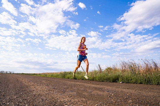 Kinh ngạc về kỷ lục thế giới chạy marathon của người phụ nữ Australia