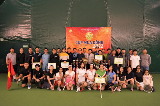 Nâng cao tinh thần thể thao tại giải quần vợt Cup mùa Đông 2022