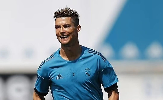 Cristiano Ronaldo bất ngờ tập luyện tại Real Madrid