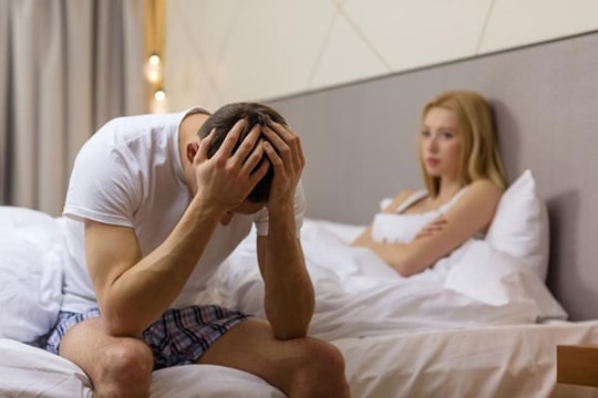 Bí mật kinh khủng đằng sau người vợ lãnh cảm chuyện gối chăn, 13 năm lấy nhau số lần cho chồng "ân ái" đếm trên đầu ngón tay