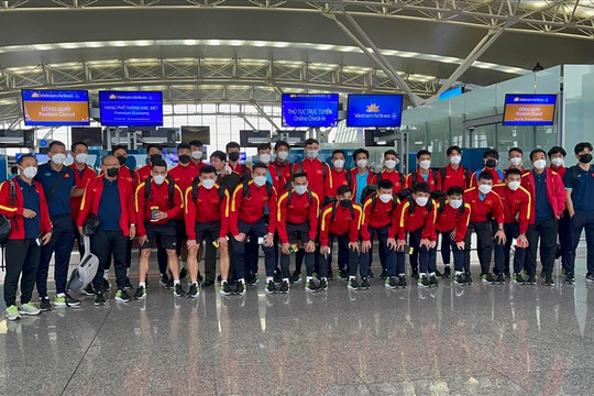 Tuyển Việt Nam sang Lào chuẩn bị cho trận mở màn AFF Cup 2022