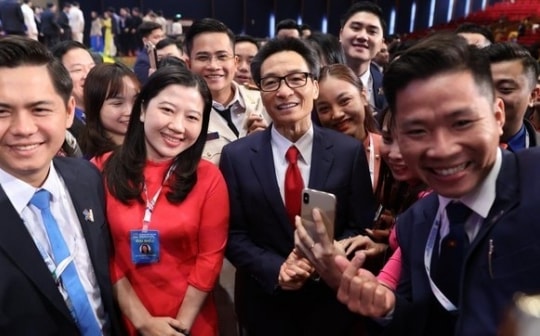 Phó Thủ tướng Vũ Đức Đam: Mở cửa ra thế giới, yêu cầu đầu tiên là giao tiếp, là ngôn ngữ