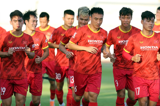Chốt danh sách tuyển Việt Nam dự AFF Cup 2022: Hải Huy, Văn Khang bị loại
