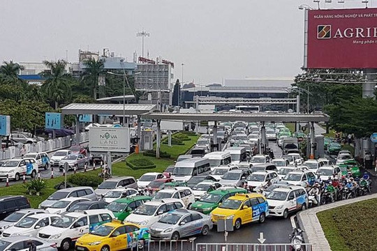 Đề xuất làm bãi xe 3.500m2 giải tỏa ùn tắc ở Tân Sơn Nhất dịp Tết