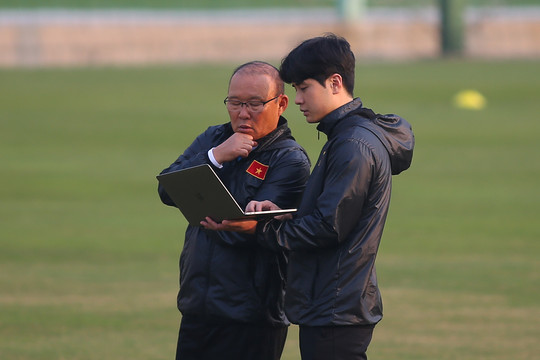 Việt Nam ra quân AFF Cup 2022: Thắng trong toan tính của thầy Park