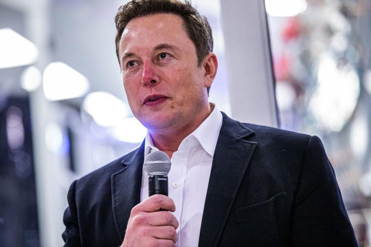Elon Musk không nhận lỗi khi cổ phiếu Tesla giảm sốc