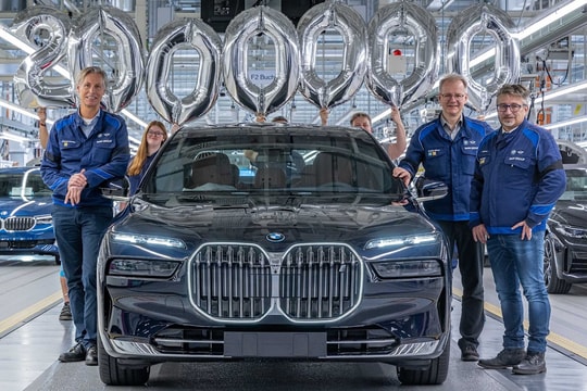 BMW 7 series chạm mốc 2 triệu xe xuất xưởng