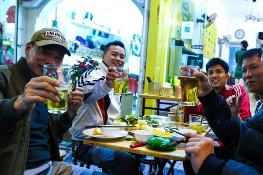 Nhộn nhịp phố ẩm thực mới ở Hà Nội
