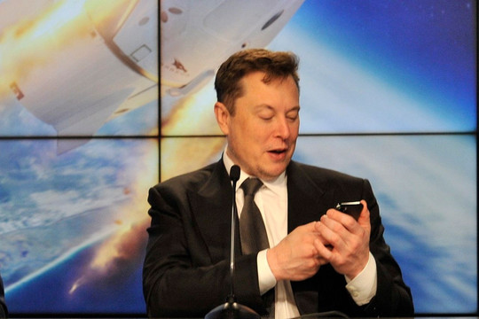 Elon Musk bị chê