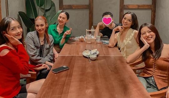 Bất ngờ nhan sắc Lan Khuê giữa dàn mỹ nhân trẻ đẹp