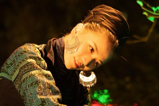 Nét đẹp văn hóa người Mông trong vở thực cảnh "The Mong show"