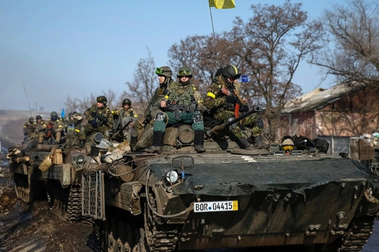 Tổng thống Ukraine tuyên bố giành thêm lợi thế tại chiến trường miền Đông